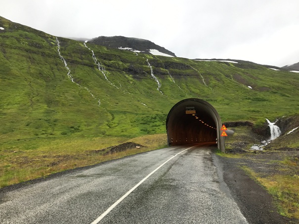 Suoureyri tunnel