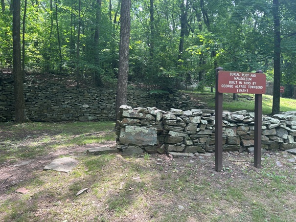 Mausoleum 