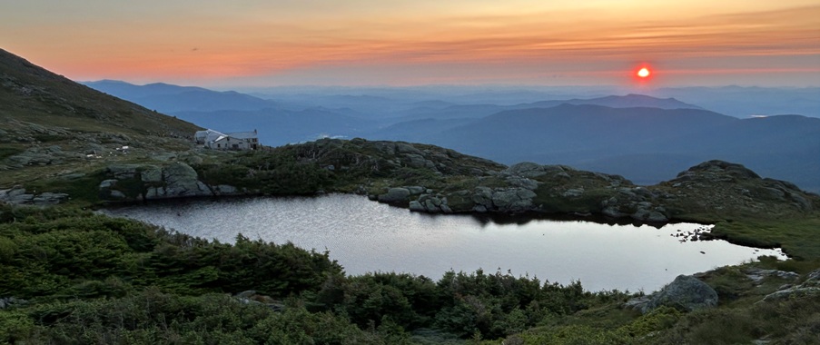 Lake of the Clouds hut