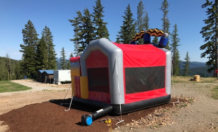 bouncy house 