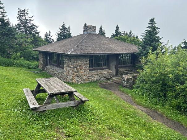 Thunderbolt Ski Shelter